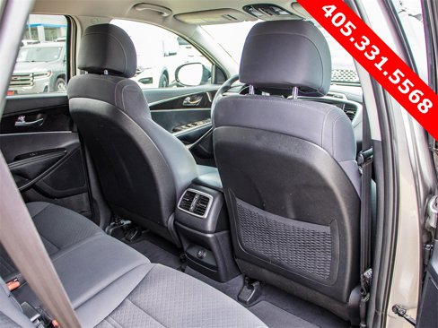 Used 2017 Kia Sorento L image 20