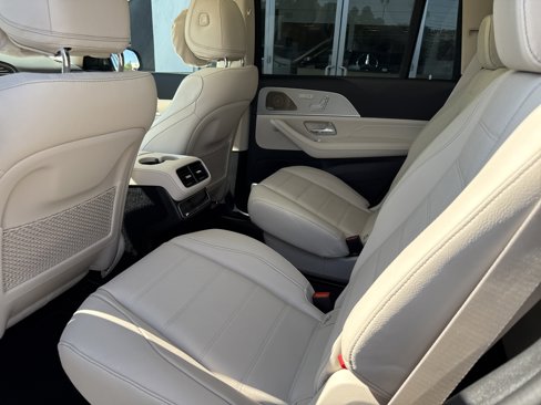 New 2026 Mercedes-Benz GLS 450 4MATIC image 12