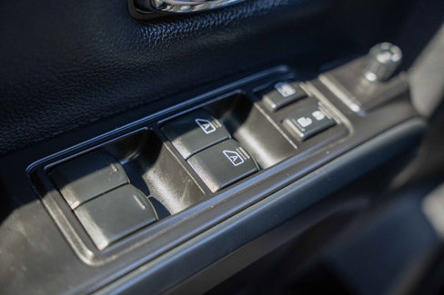Used 2019 Nissan Titan SV w/ SV Convenience Package image 16