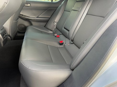 Used 2025 Lexus IS 300 image 31