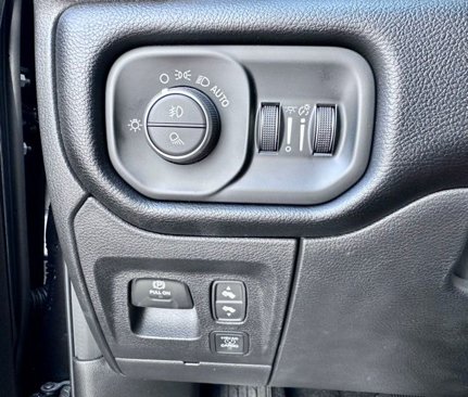 New 2026 RAM 1500 4x4 Crew Cab image 21