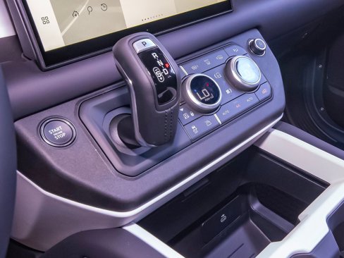 New 2025 Land Rover Defender 110 S image 29