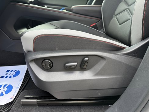 New 2025 Volkswagen Atlas Peak Edition SE image 30