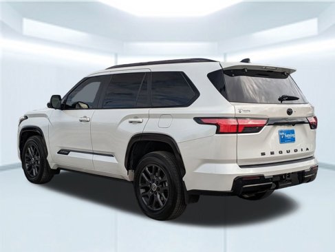 Used 2024 Toyota Sequoia Platinum image 4