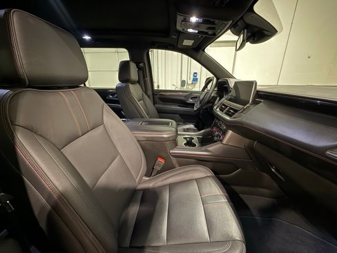 Used 2023 Chevrolet Suburban RST w/ Luxury Package image 29