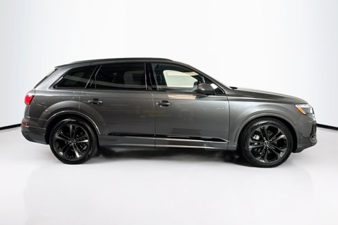 New 2025 Audi Q7 3.0T Prestige image 4