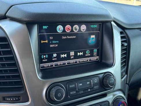 Used 2016 Chevrolet Suburban LT image 12