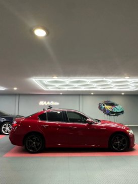 Used 2018 Alfa Romeo Giulia Ti Sport w/ Quick Order Package 22U Sport image 10