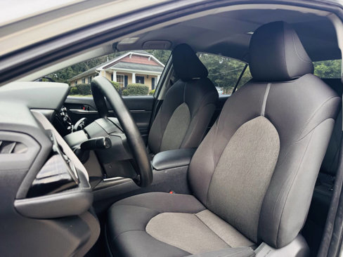 Used 2021 Toyota Camry LE image 8