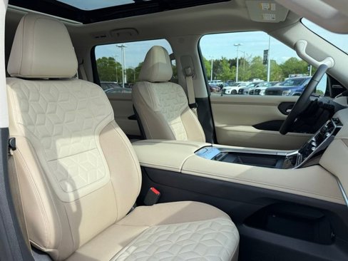 New 2025 Nissan Armada Platinum image 32