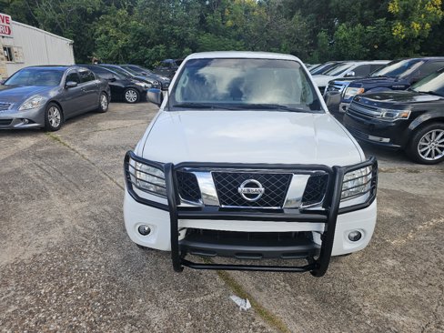 Used 2012 Nissan Frontier SV image 3