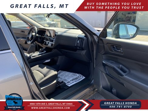 Used 2024 Nissan Pathfinder SV image 30