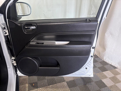 Used 2017 Jeep Compass High Altitude image 12