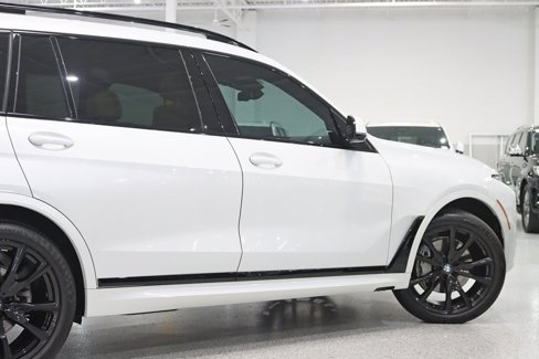 Used 2025 BMW X7 xDrive40i w/ M Sport Package image 12