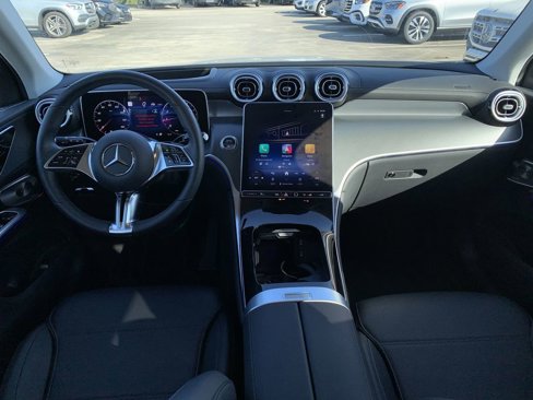 Certified 2025 Mercedes-Benz GLC 300 image 2