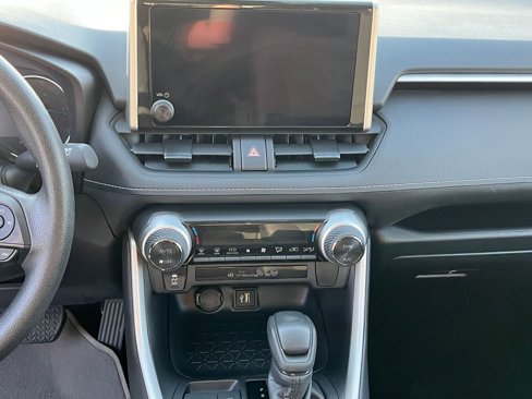 Used 2025 Toyota RAV4 LE image 21