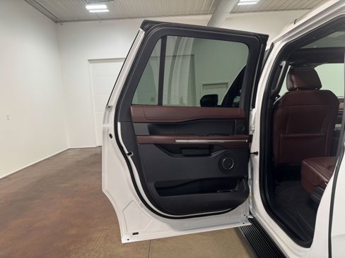 Used 2024 Ford Expedition Max Limited image 46