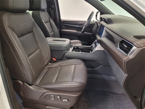 Used 2023 GMC Yukon XL Denali w/ Advanced Technology Package image 13