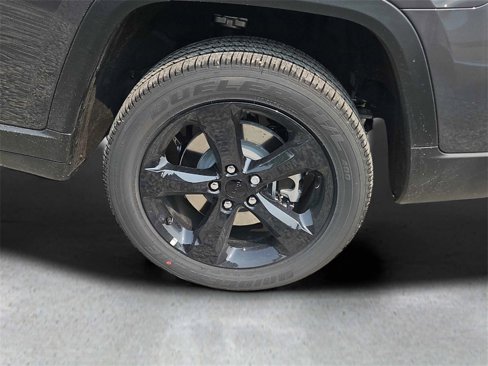 New 2025 Jeep Grand Cherokee L Altitude image 5