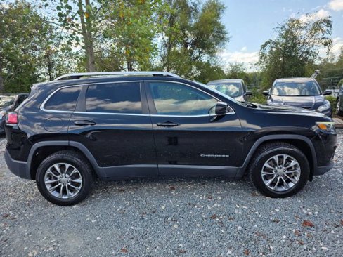 Used 2019 Jeep Cherokee Latitude Plus image 4