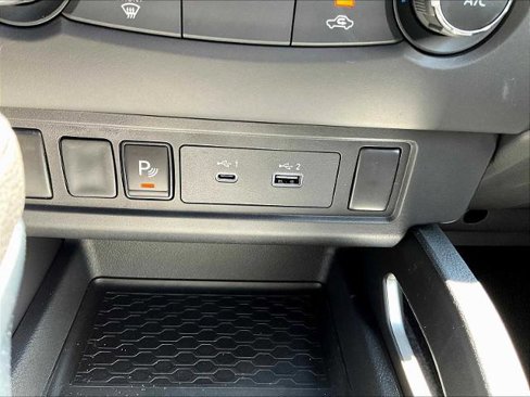 Certified 2025 Nissan Frontier SV image 25