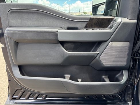 Used 2022 Ford F150 Lariat w/ Equipment Group 502A High image 8