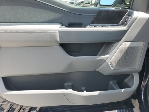 Used 2022 Ford F150 Lariat w/ Equipment Group 502A High image 26