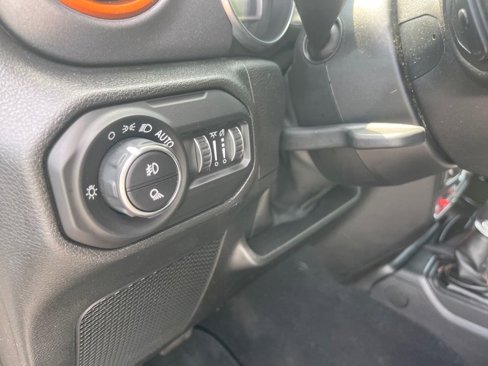 Used 2022 Jeep Gladiator Mojave w/ Cold Weather Group image 24