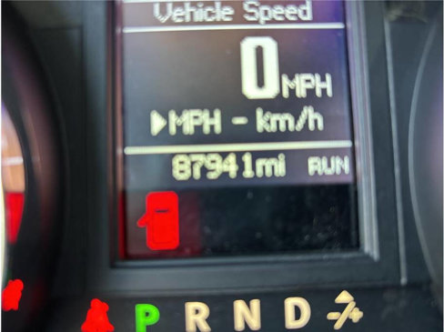 Used 2016 Chrysler Town & Country Touring image 9