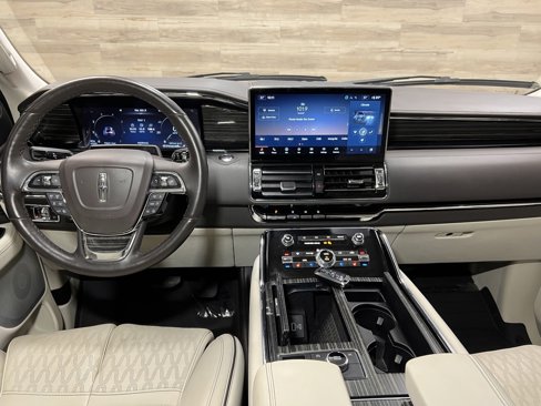 Used 2024 Lincoln Navigator L Black Label image 2