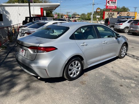 Used 2021 Toyota Corolla LE image 5