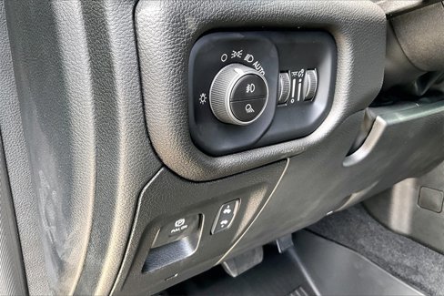New 2026 RAM 1500 4x4 Crew Cab image 17