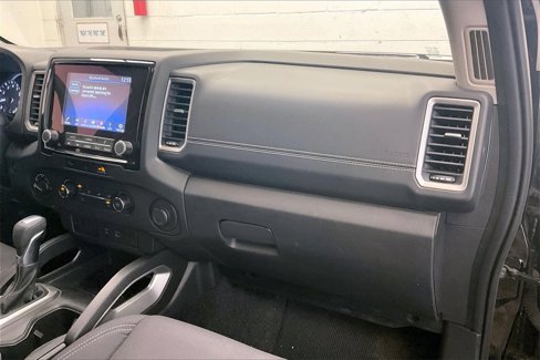 Used 2024 Nissan Frontier SV image 15