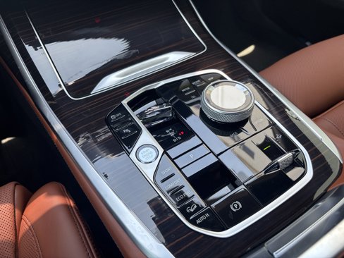 New 2026 BMW X7 M60i image 13