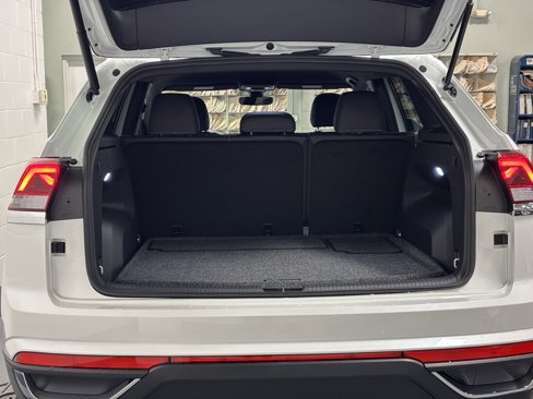 New 2026 Volkswagen Atlas Cross Sport SE image 55