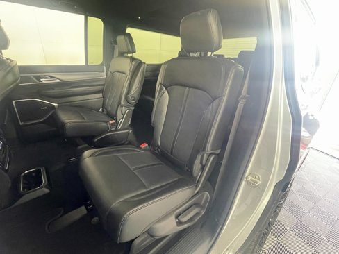 Used 2024 Jeep Wagoneer Series II image 27