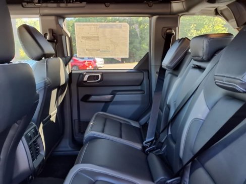 New 2025 Ford Bronco Outer Banks w/ Sasquatch Package image 8