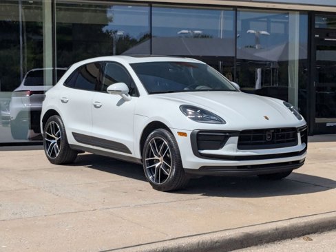 Certified 2024 Porsche Macan image 7
