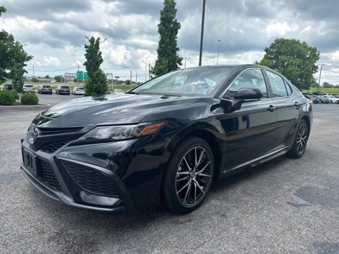 Used 2024 Toyota Camry SE image 15