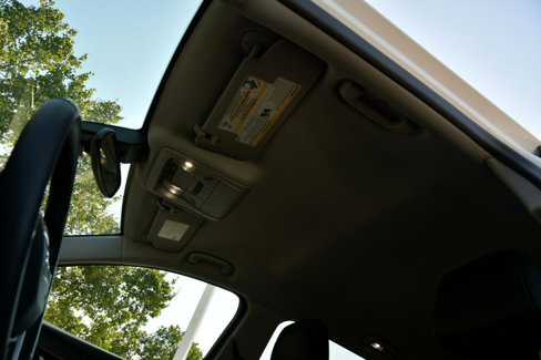 Used 2024 GMC Terrain SLT image 35