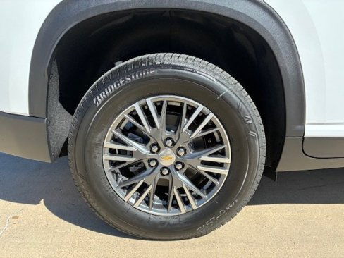 New 2026 Chevrolet Traverse LT image 8