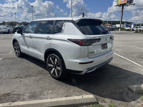 New 2025 Mitsubishi Outlander SE image 7