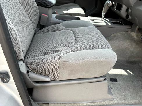 Used 2016 Nissan Frontier SV image 17