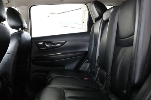 Used 2018 Nissan Rogue SL image 16