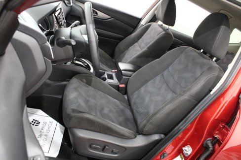 Used 2015 Nissan Rogue SV image 15