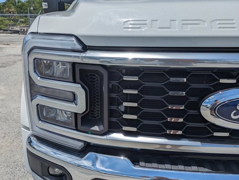 New 2025 Ford F450 Lariat w/ Lariat Ultimate Package image 11