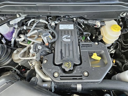 New 2025 RAM 2500 Laramie image 32