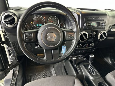 Used 2017 Jeep Wrangler Unlimited Sahara w/ Connectivity Group image 21