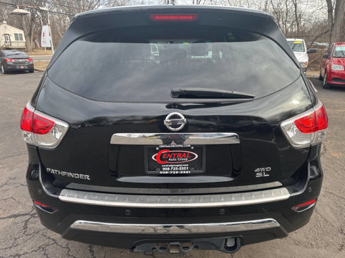Used 2015 Nissan Pathfinder SL w/ SL Tech Package image 6