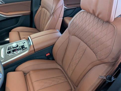 New 2026 BMW X7 M60i image 14